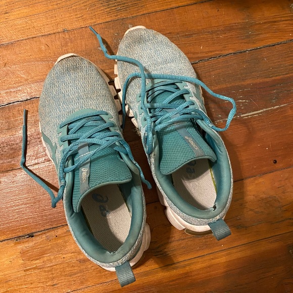 ASICS running shoes - Picture 2 of 2